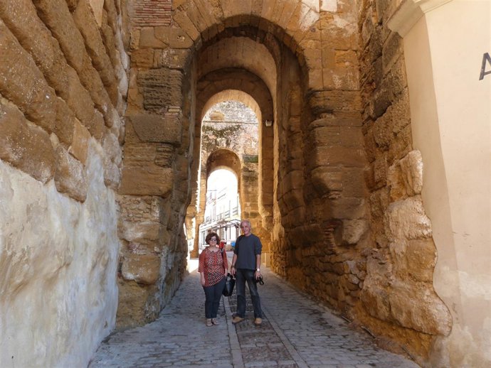 Los reporteros de la revista en Carmona.
