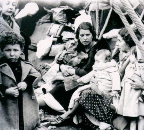 Fragmento de la portada de 'Memorias de posguerra'