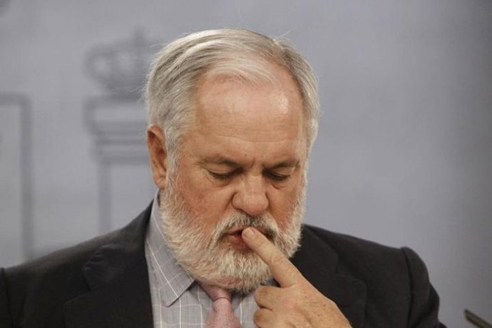 Cañete asiste a su último Consejo de Ministros