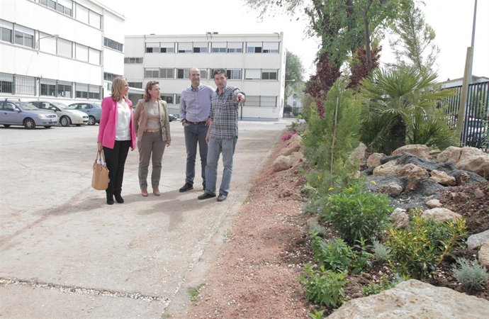 Arcas y Ruiz en su visita al Colegio Fernán Pérez de Oliva