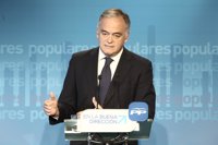 González Pons (PP) afea que para Susana Díaz "lo que un día era ilegal al día siguiente se convierte en legal"