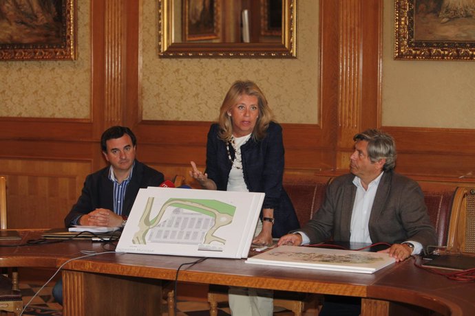 Angeles Muñoz presenta proyecto zona Plaza de Toros Marbella alcaldesa 