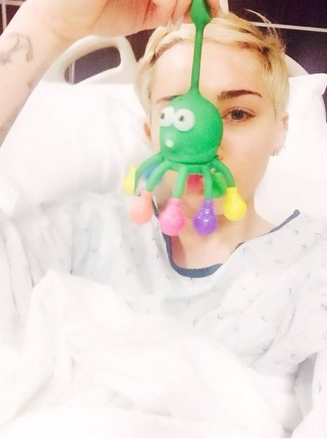 Miley Cyrus en el hospital por una reacción alérgica