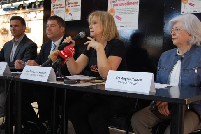 El Mercado Central de Sabadell regalará rosas a cambio de alimentos