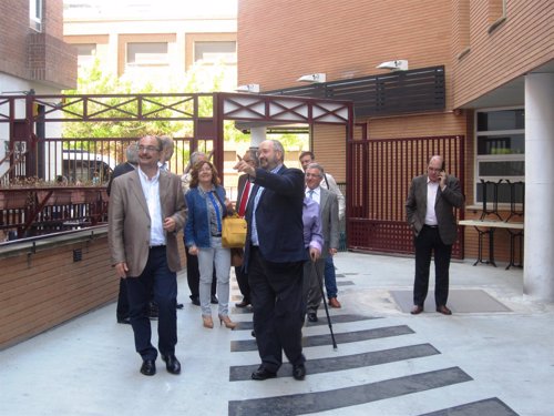 Lambán en su visita a DFA en Zaragoza
