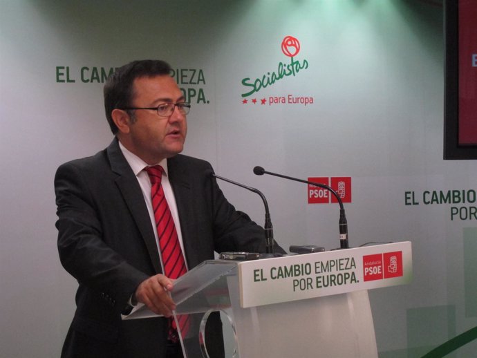 Heredia en rueda de prensa PSOE-A