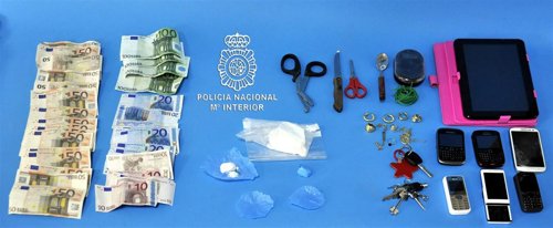 Droga y material incautado