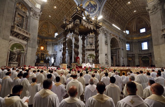 El Papa Francisco en el Vaticano en Jueves Santo con sacerdotes