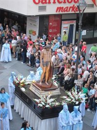 S.El buen tiempo acompaña a la Procesión General de Valladolid, arropada por miles de personas