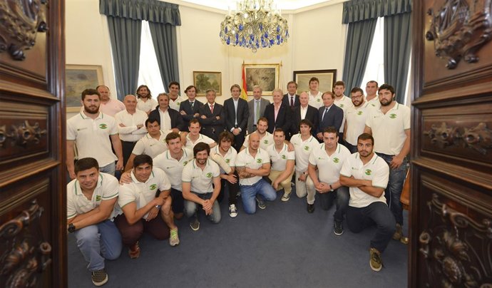 El alcalde con el equipo 