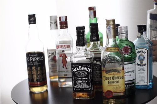 Recursos de alcohol, botellas, bebida 