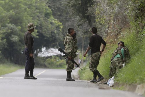 Miembros de las FARC en las montañas de Caldono