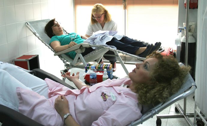 Trabajadores de ElPozo Alimentación donando sangre