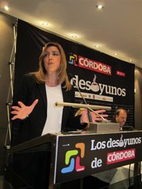 Susana Díaz afirma que, a la hora de convocar elecciones, no le preocupan "los tiempos" de su partido, sino Andalucía