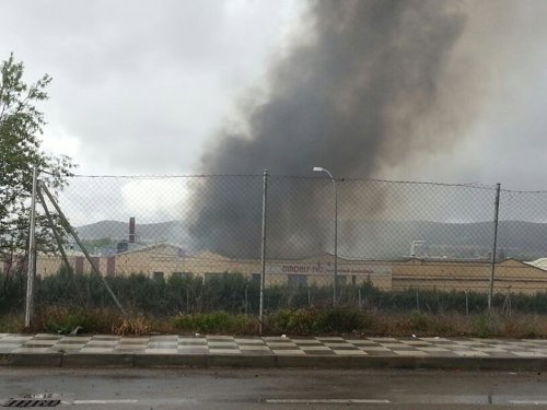 Incendio en fábrica