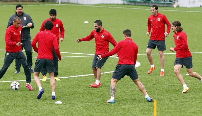 Arda Turan en el entrenamiento antes del Chelsea