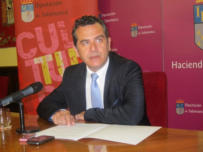 Tostado en la presentación de las nuevas digitalizaciones.