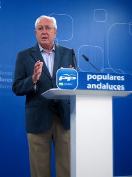 Jaime Raynaud en rueda de prensa en el PP-A