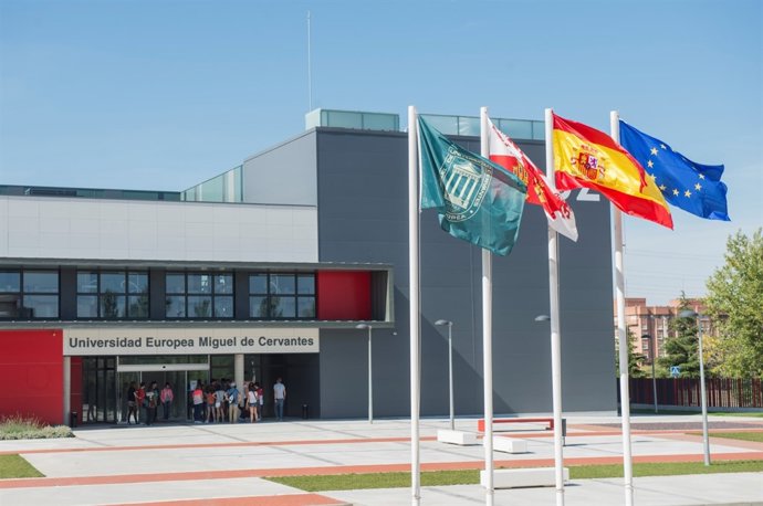 Fachada de la Universidad Europea Miguel de Cervantes.