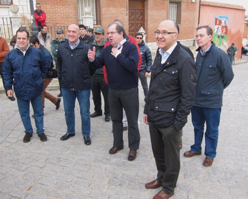 Herrera y cargos del PP a su llegada a la Plaza de Villalar.