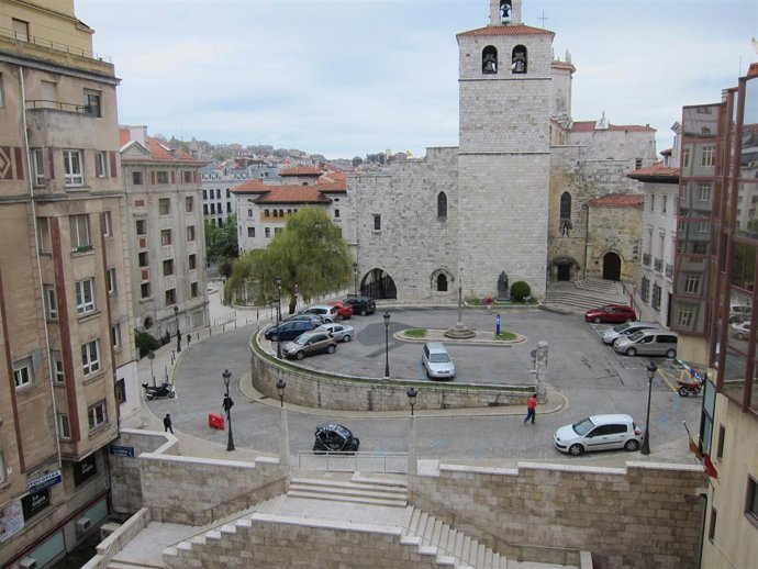 Desaparece las plazas de aparcamiento de la OLA en el entorno de la catedral