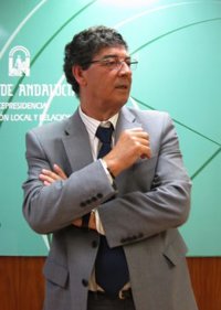 Valderas dice que PSOE-A e IULV-CA tienen "aparcados" sus intereses electorales ante un escenario "de estabilidad"