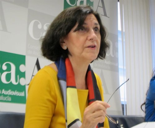 La presidenta del CAA, Emelina Fernández, en rueda de prensa