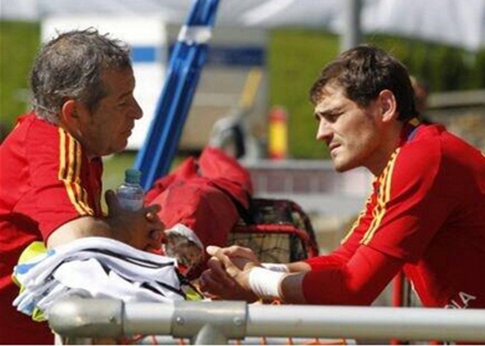 Iker Casillas, muy apenado por la muerte de "el Tiriti", utillero de la Selecció