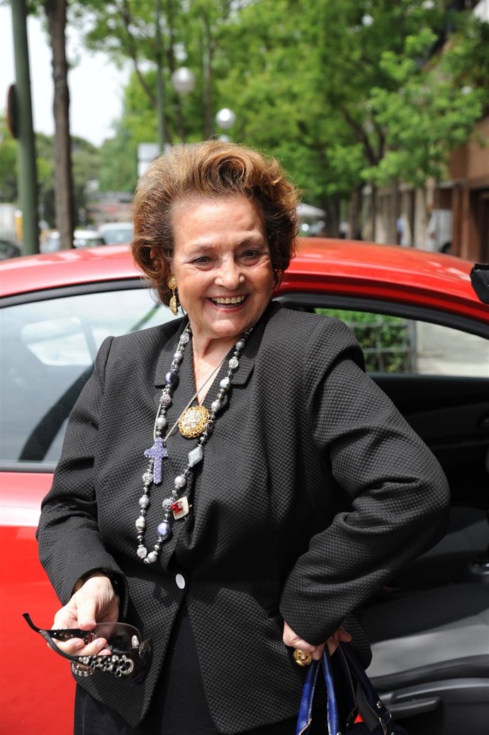 Carmen Sevilla NO ha muerto        