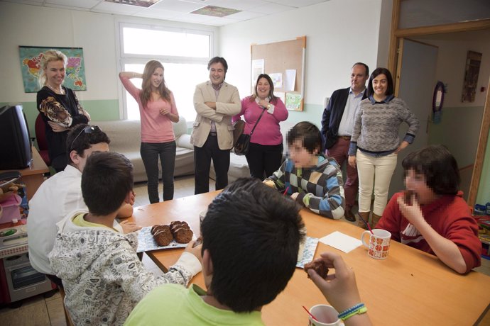 El alcalde en el Centro Municipal de Atención al Menor