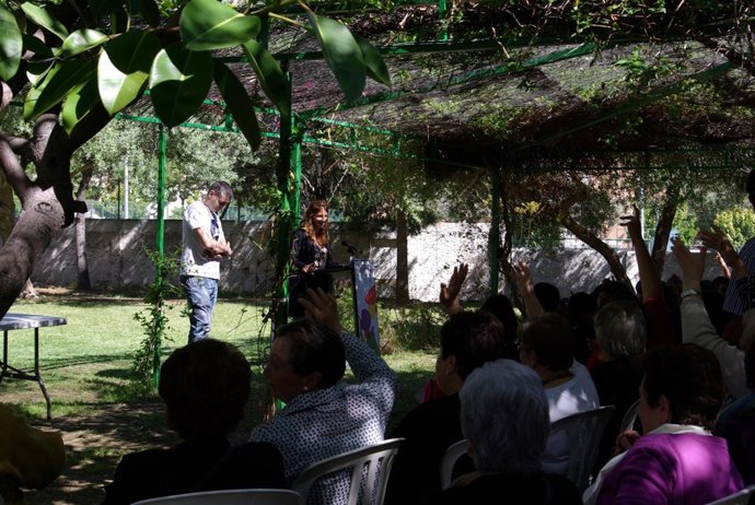 La diputada Ana Mata en encuentro en La Noria por el Día del Libro