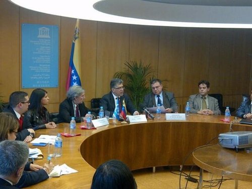 El ministro de Exteriores de Venezuela, Elías Jaua, en la UNESCO