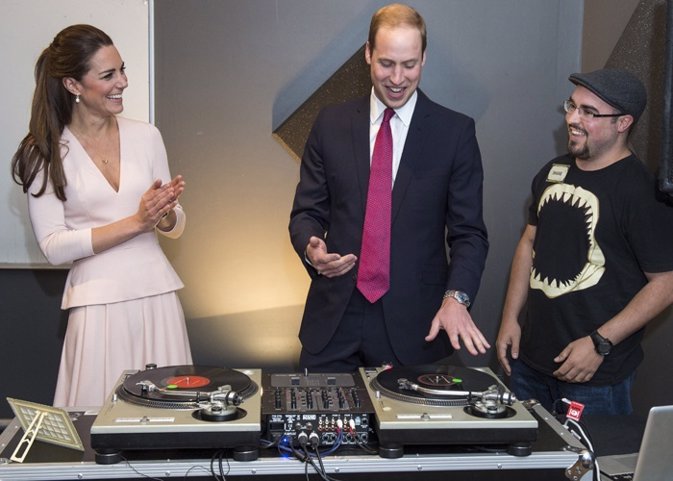El príncipe Guillermo y Kate Middlenton DJs por un día