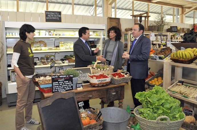 Visita Sanz a espacios de Agua y Jardin