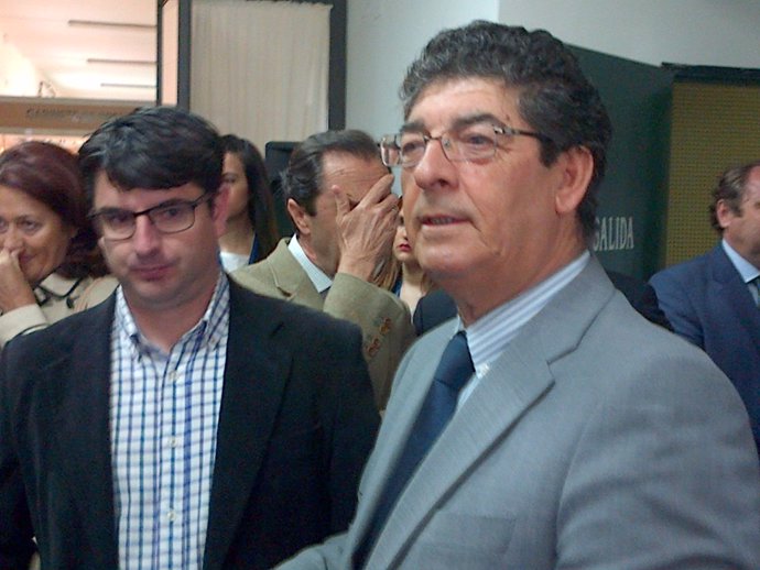 Valderas (dcha.) junto a Pedro García