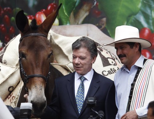El presidente de Colombia, Juan Manuel Santos y Juan Valdés. Archivo 2010.