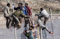 Una veintena de inmigrantes logra entrar en Melilla tras un nuevo salto a la valla