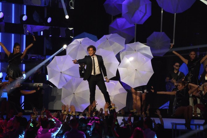 David Bisbal arrasa en los premios Billboard Latinos 2014