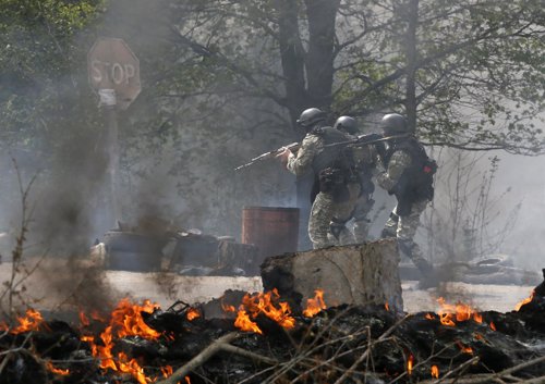 CRISIS EN UCRANIA. ENFRENTAMIENTO CON PRORRUSOS EN SLAVIANSK