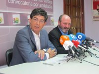 Valderas ve a IU como la fuerza que "mejor defiende" a Andalucía y cree "una torpeza seguir votando bipartidismo"