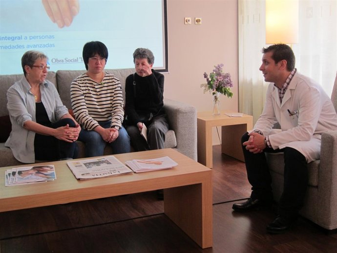 Profesional del servicio de Atención Integral de La Caixa.