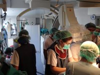 Al cierre del primer trimestre 38.106 personas esperaban por una operación en los hospitales gallegos, 833 más de un año