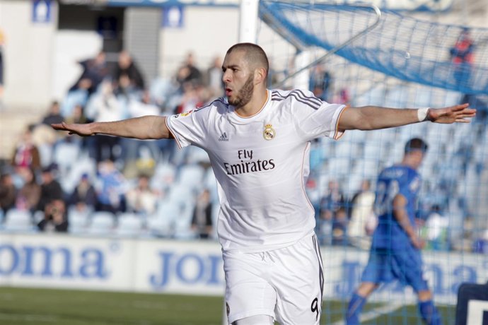Karim Benzema celebra el gol en el encuentro frente al Getafe C.F.