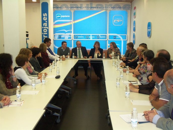 Reunión con discapacitados en el PP