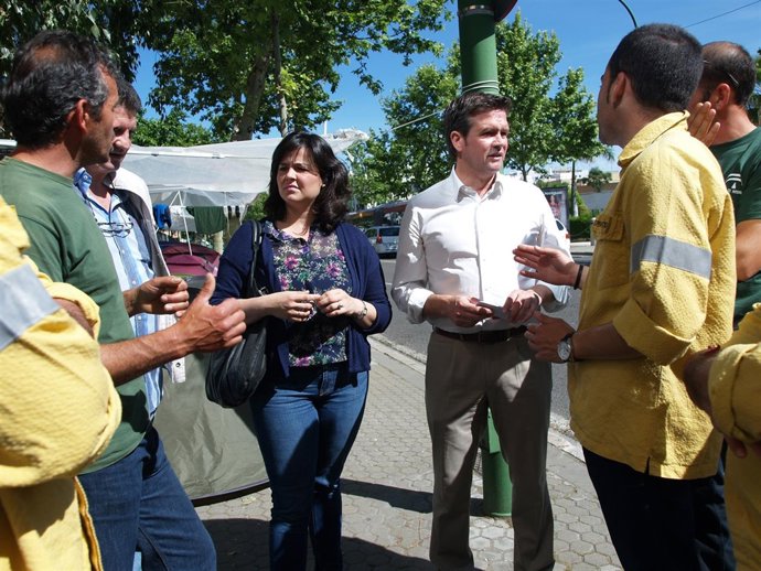 Parlamentarios del PP reunidos con trabajadores del Infoca         