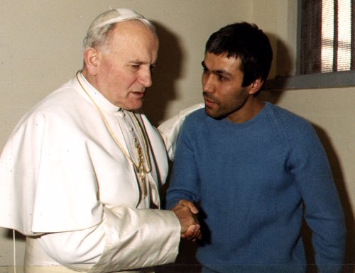 La vida de Juan Pablo II en imágenes