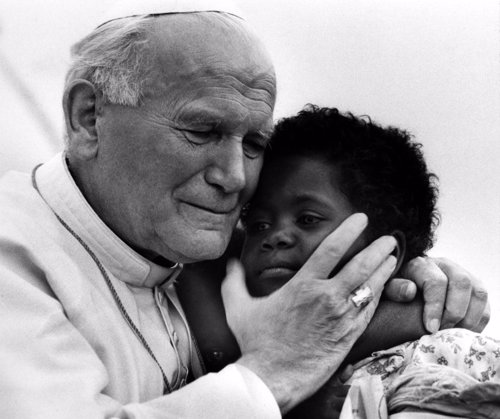 La vida de Juan Pablo II en imágenes