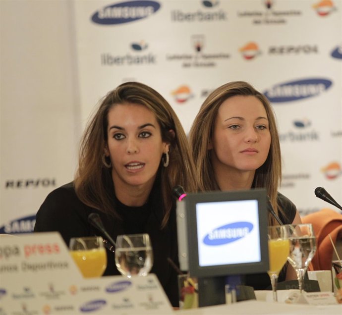 Ona Carbonell junto a Melani Costa en los Desayunos Deportivos de EP