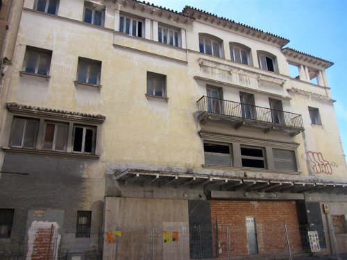 Antiguo cine Andalucía en Málaga, tras incendio de marzo de 2014