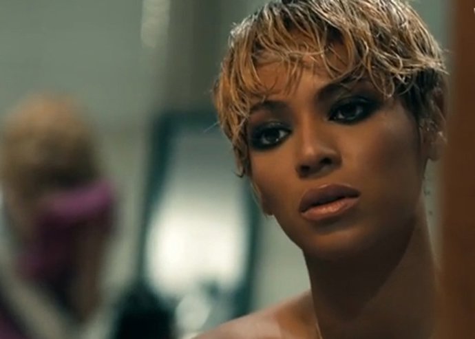 Beyonce presenta nuevo videoclip Pretty Hurts